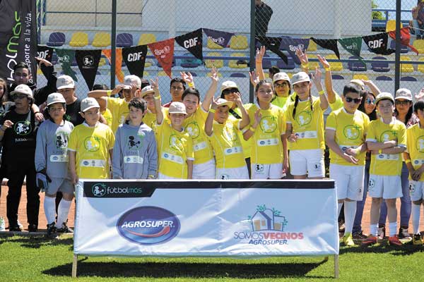 Agrosuper y Fundación Fútbol Más en Sexta Región