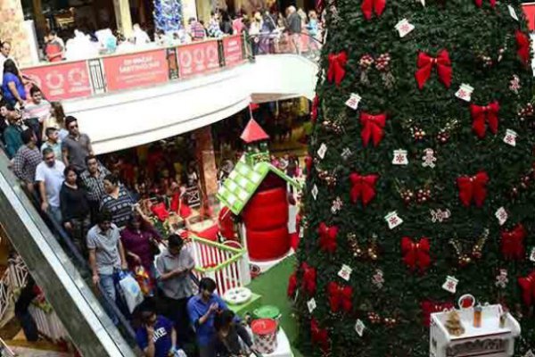 <p>Empresas fijan monto de aguinaldo navideño con un leve ajuste respecto de 2016</p>