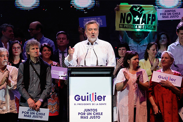 Con un discurso con guiños a la DC y el Frente Amplio, Guillier inició su campaña de segunda vuelta