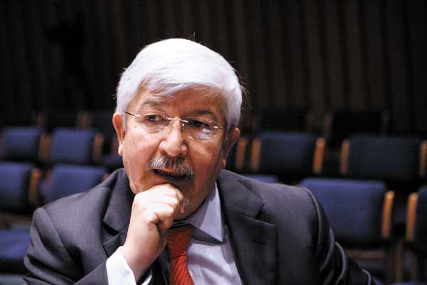 Rosales y propuesta para condonar el CAE: “Garantiza la responsabilidad fiscal”