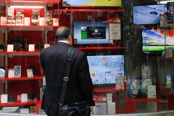 <p>Malas noticias para el retail chileno: Argentina oficializa baja de impuestos para productos electrónicos</p>