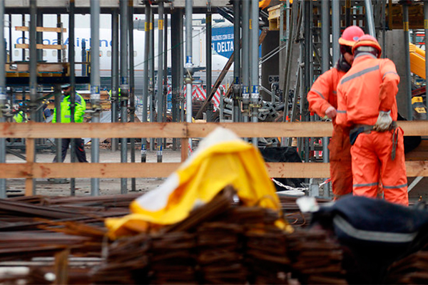 Desempleo se mantiene estable en trimestre agosto-octubre, pero trabajadores por cuenta propia siguen creciendo