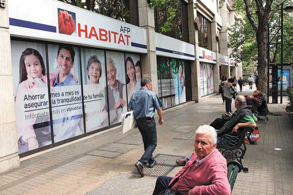 AFP Habitat sufre duro revés en la justicia en disputa con SQM por caso cascadas