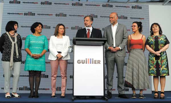Guillier pierde round y se queda sin apoyo explícito del Frente Amplio