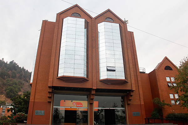 <p>CHV reduce 24% las pérdidas y Canal 13 las profundiza hasta los $ 7.588 millones</p>