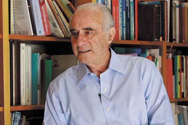 Sergio Bitar: “Un eventual gobierno de Guillier no puede hacer nada sin acuerdo con el Frente Amplio”