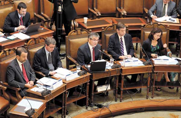 Central no descarta nuevas rebajas de tasas si la inflación retrasa su regreso a la meta de 3%
