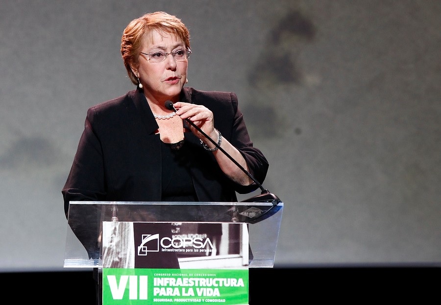 <p>Bachelet responde acusación de Piñera: "Seamos responsables y no desacreditemos nuestras instituciones democráticas"</p>