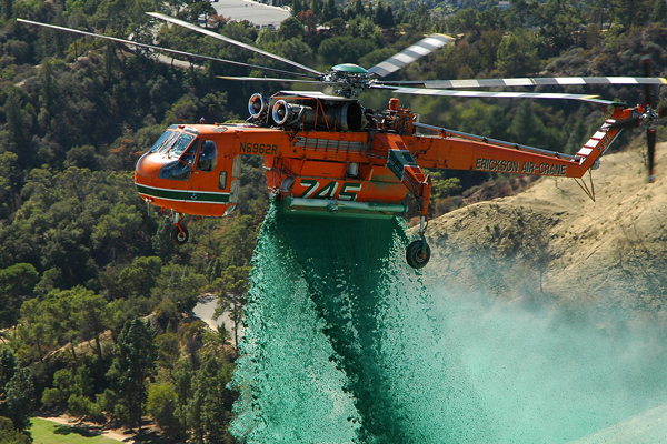 Vuelve a Chile "Annie", el helicóptero de combate de incendios más grande del mundo