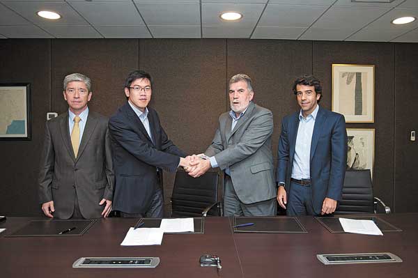 Principal constructora energética china aterriza en Chile y fija centro para expansión regional