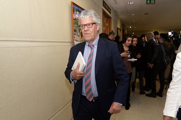 Ministro Eyzaguirre entra a polémica por frase de Guillier: "Es deseable subir el nivel del debate"