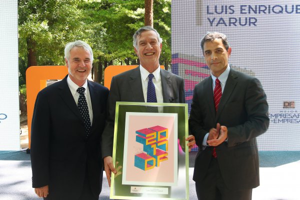 Luis Enrique Yarur es reconocido como el “Mejor empresario 2017”