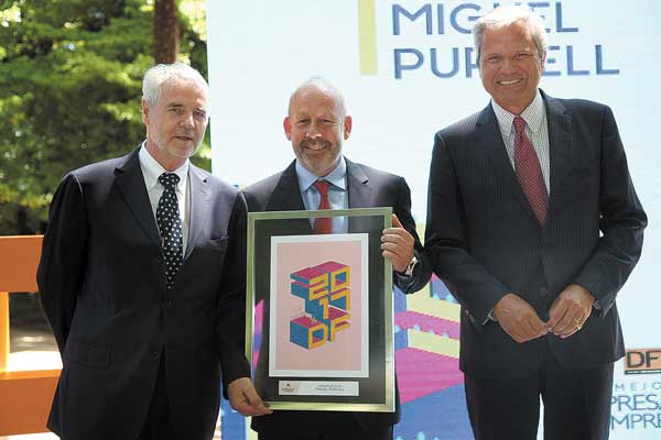 Miguel Purcell es reconocido como el Empresario Destacado de 2017
