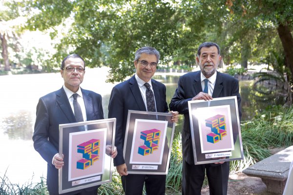 Premio "Iniciativa Pública" Rodrigo Azócar, presidente de Metro; Mario Marcel, Presidente del Banco Central; y Mahmud Aleuy, subsecretario del Interior