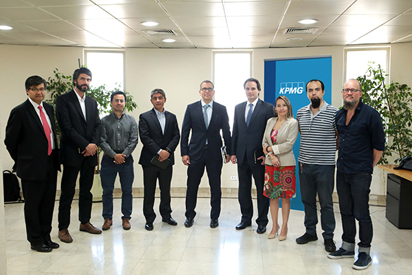 Ignacio Vera, Banco de Chile; Matías Concha, Cristalerías; Arturo Vildósola, Entel; Rodrigo Matus, CMR Falabella; Oscar Urzúa, KPMG; Diego Balestra, KPMG; Claudia Soleto, Bolsa de Comercio de Santiago; Marco Alarcón, Bolsa de Comercio de Santiago, y Per Håckansson, expositor principal.