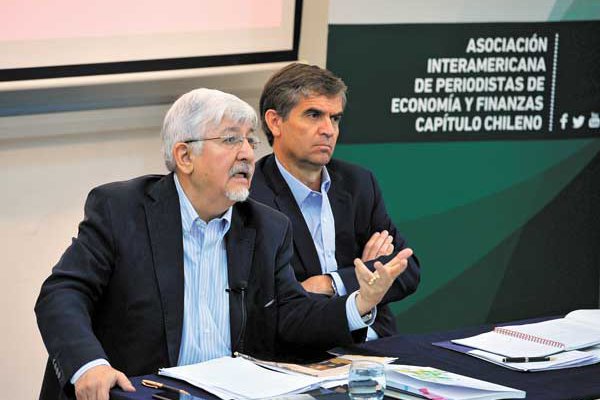 Voceros económicos de Guillier y Piñera sacan chispas a seis días de las elecciones