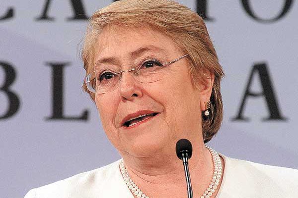 Bachelet recupera apoyo previo a caso Caval