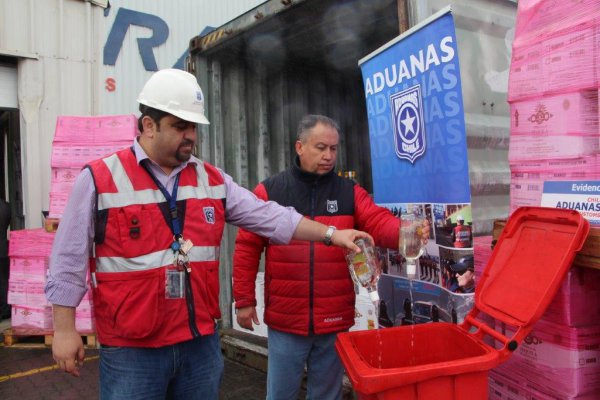 Autoridades aduaneras chilenas destruirán 11 mil litros de tequila falso