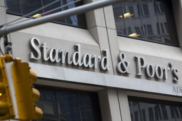 S&P rebaja calificación de Colombia a un nivel por encima de "basura"