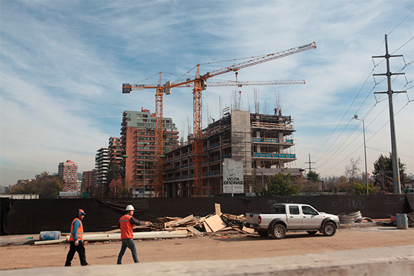 <p>Las constructoras vuelven a dispararse y se acercan a los niveles previos a las elecciones de noviembre</p>