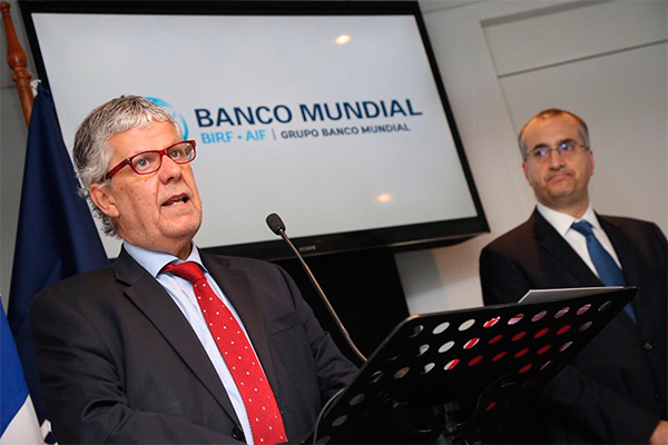 Eyzaguirre responde a Rodrigo Vergara por críticas "futboleras" al Imacec