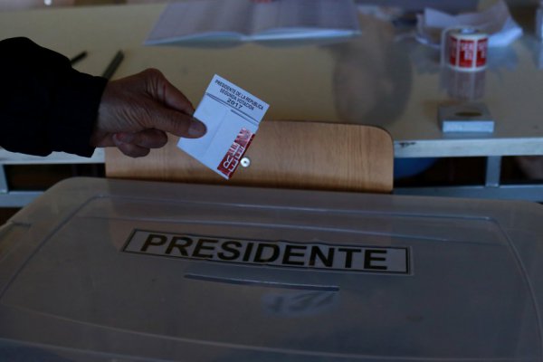 <p>Presidenta Bachelet, Guillier, Piñera, voto de chilenos en el extranjero. Todo en imágenes</p>