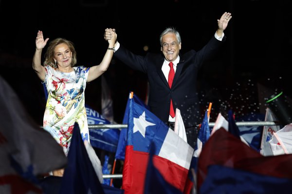 <p>Sebastián Piñera da su discurso como presidente electo .</p>