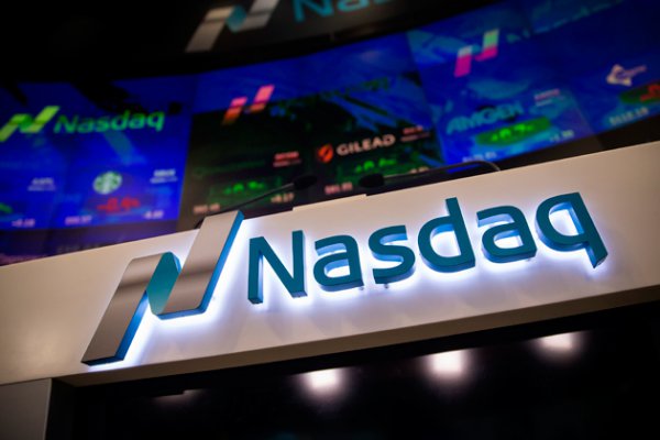 El Nasdaq toca los 7.000 puntos por primera vez en su historia