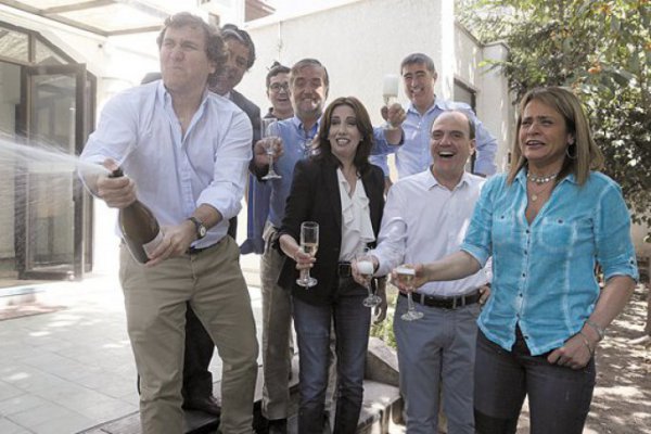 Analistas se alinean con Chile Vamos: Piñera debe gobernar con los partidos