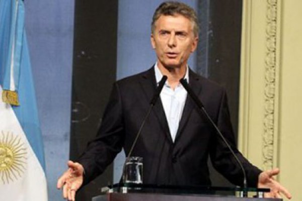 Macri logra aprobar su reforma de pensiones en Argentina en medio de violentas protestas