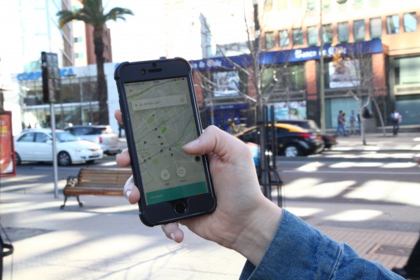 TDLC inicia etapa de pruebas en demanda de taxistas contra Uber y fija hechos de prueba