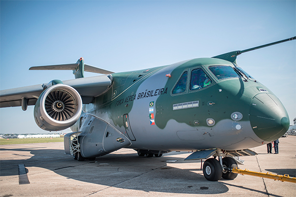 Boeing está en negociaciones para adquirir a la brasileña Embraer
