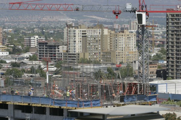 Construcción comienza a reflejar política monetaria más expansiva aunque sigue a la baja