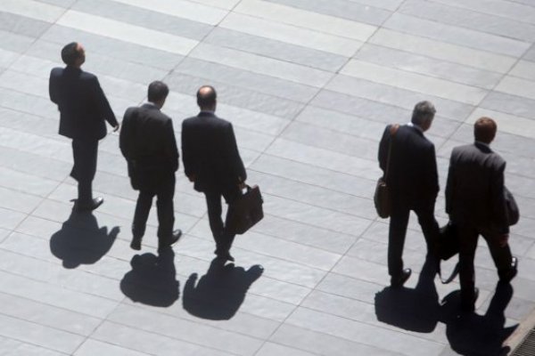 <p>¿Cuánto ganan y de qué universidades egresan los abogados junior mejor pagados?</p>