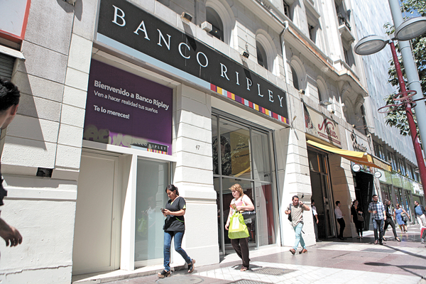 Dirección del Trabajo acusa a Banco de Chile de desviar discusión por servicios mínimos