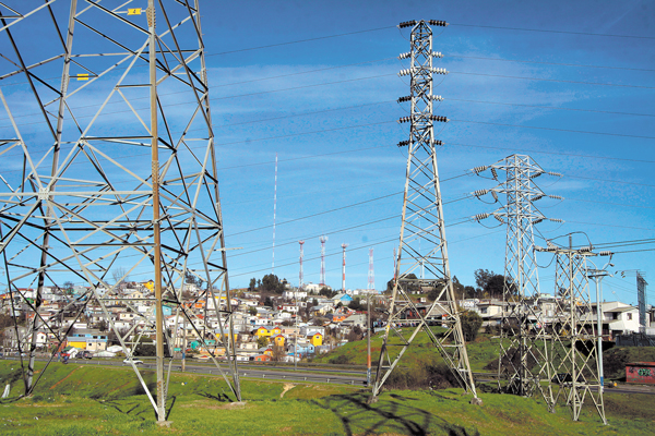 Desaceleración llevará a que 28% de la energía adjudicada en licitaciones no se requerirá en 2019