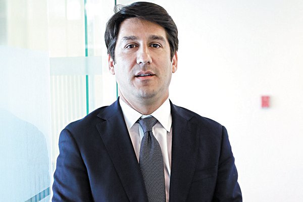 Próximo gobierno debutará con el desafío de atenuar el déficit fiscal que anticipa el mercado