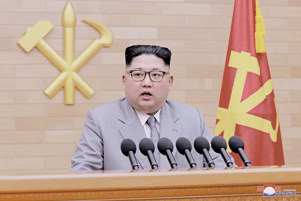Corea del Norte reabre línea directa con Seúl y Trump refuerza amenaza nuclear