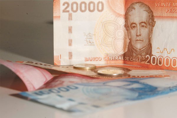Nuevo gobierno apuntará a gasto fiscal menor al PIB desde 2019 y a bajar déficit 0,25 punto al año