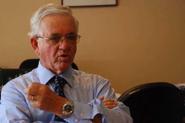 Agricultores en alerta por baja del dólar: solicitan reunión con Banco Central para intervención