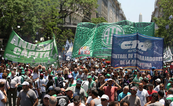 Funcionarios públicos protestan en Argentina
