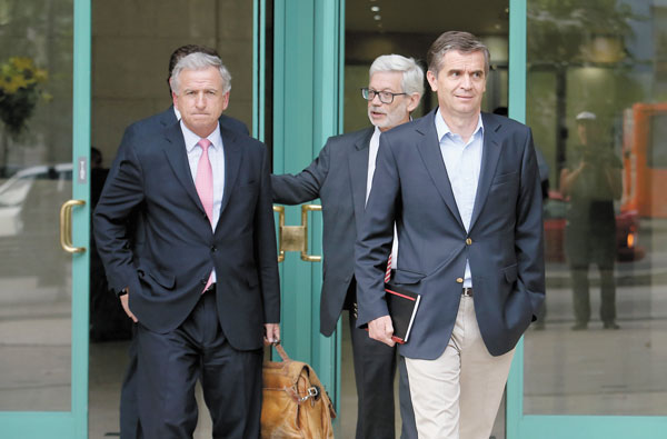 Piñera examina medidas para reactivar PIB y tema fiscal