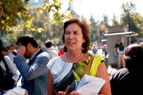 Mariana Aylwin y más de 30 militantes de la Democracia Cristiana presentan su renuncia al partido