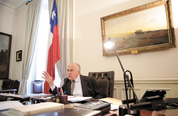 Zaldívar: "La DC no está en condiciones de hacer un pacto con la derecha en la actual situación del partido"