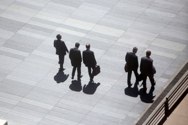¿Cuáles son los estudios y abogados chilenos con mayor presencia en la red social LinkedIn?