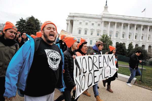 <p>El cierre del gobierno vuelve a amenazar a EEUU y Trump centra el debate en inmigración</p>