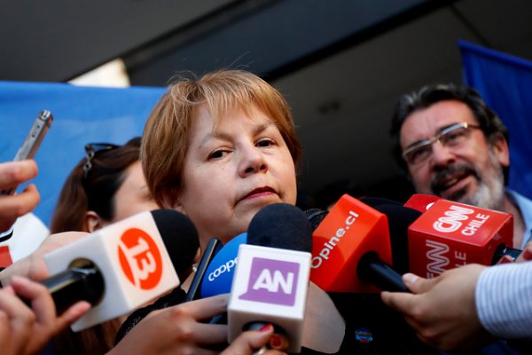 Presidenta de la DC no descarta que hoy mesa del partido dé un paso al costado