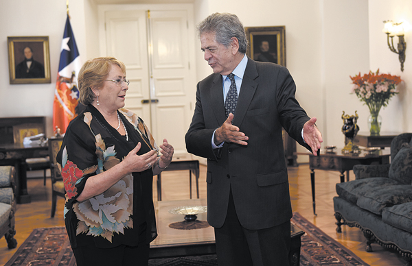 Bachelet se reunió con el nuevo presidente de la Corte Suprema