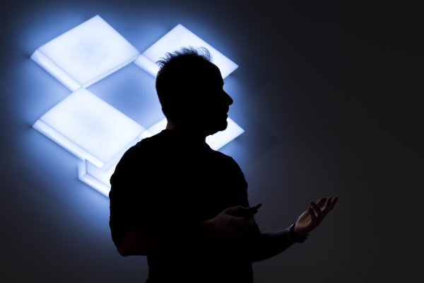 Dropbox inició procedimientos para abrirse a bolsa en el primer semestre de 2018