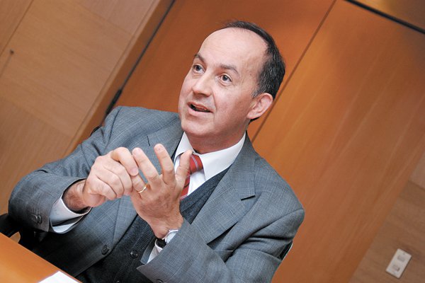 Exintendente de Valores recurre a justicia civil contra la SVS